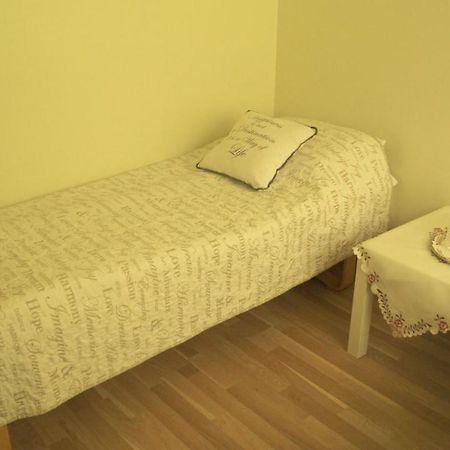 Twin Room With Shared Bathroom Njarthvik Экстерьер фото