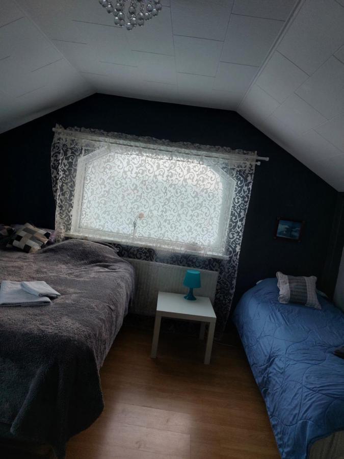 Twin Room With Shared Bathroom Njarthvik Экстерьер фото